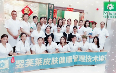 2017年7月學(xué)員畢業(yè)合影